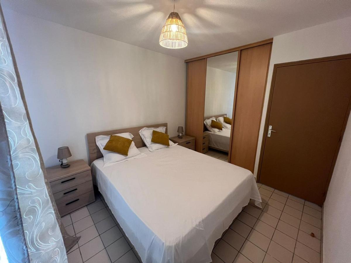 Appartement F4 Petit Bourg Экстерьер фото